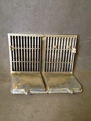 76-77 Oldsmobile Cutlass Grilles!! Great Condition!! 551550-551551 LH & RH!!, US $150.00, image 5