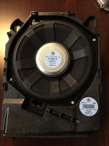 Bmw e90 e91 right side subwoofer 328i 328xi 335i 3 series
