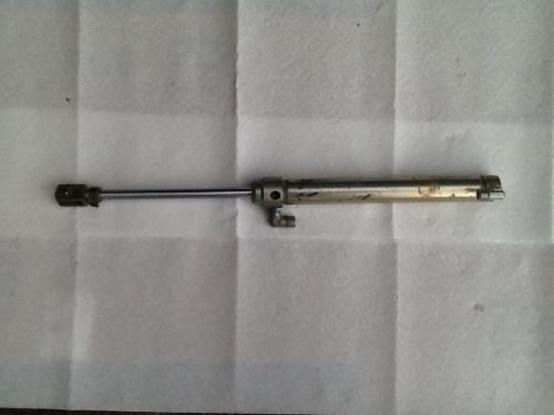 Saab 2000-2002 passenger side  hydraulic main drive ram