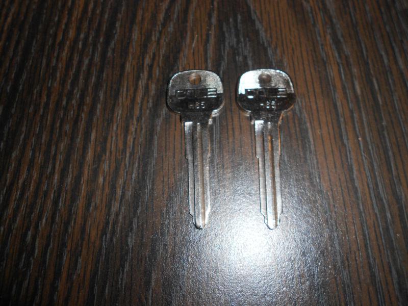 Set of 2 cole h65 keyblanks, for ford probe 1993-1998