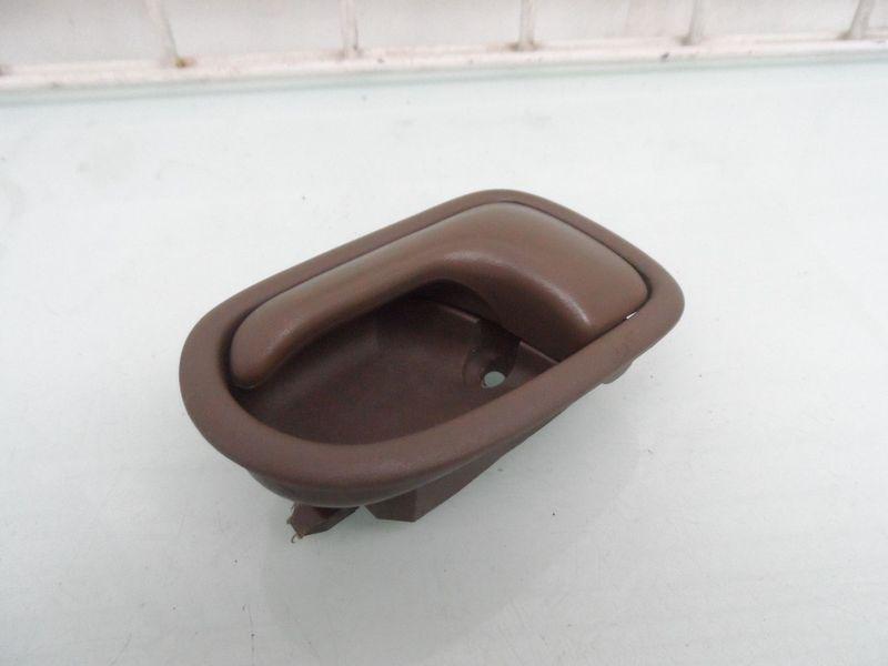 LEFT FRONT DRIVER OEM INSIDE DOOR HANDLE MAZDA PROTEGE 2000, US $12.00, image 3