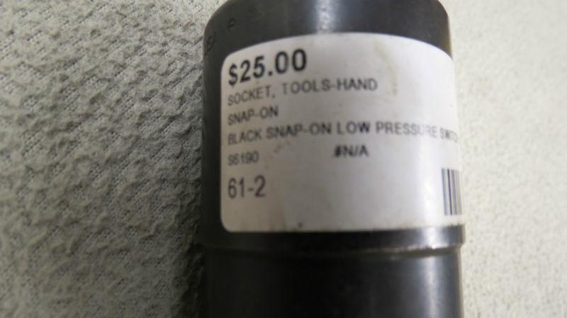 Snap on low pressure switch socket