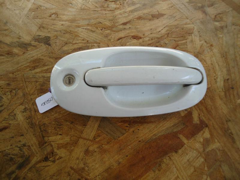 Sell Passenger Right Side Exterior Door Handle Assembly White Dodge