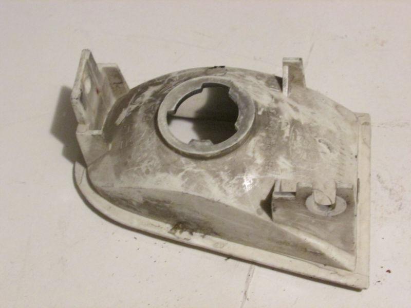 Mustang svo 1984-1986 - pass side inner turn signal back housing