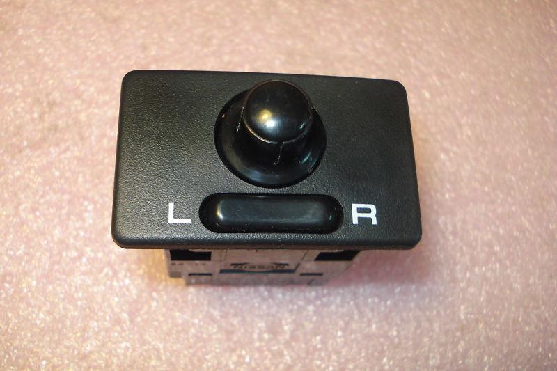 Sell 92 93 94 95 96 Infiniti G20 Power Mirror Control Switch OEM in