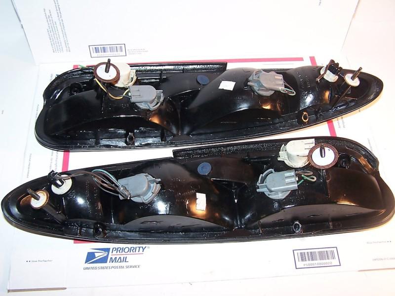 Sell 93 94 95 96 97 98 99 00 01 02 CAMARO Z28 / SS LEFT & RIGHT AMBER