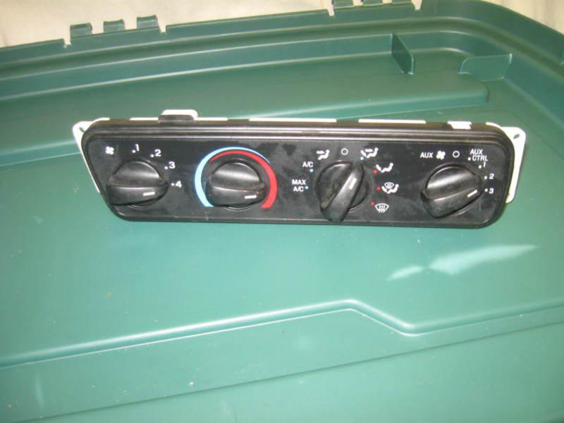 Purchase Ford Van Temp AC Heat Switch Control Unit 9396 Original