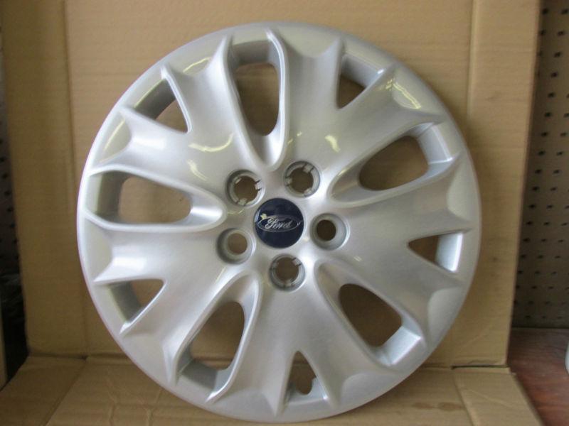 Sell 2013 FORD FUSION 16 INCH WHEEL COVER in Akron, Ohio, US, for US 29.99