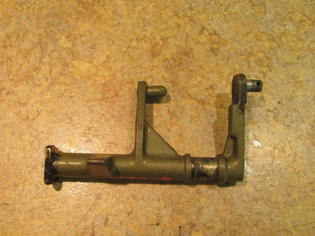 Johnson evinrude vertical control shaft 1974 9.9 15 hp 319068 **15209**