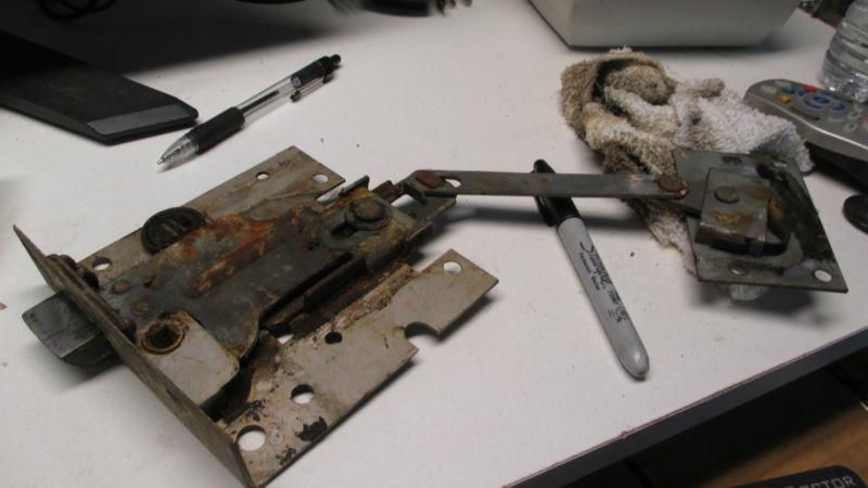 1936 packard standard 8 rr door latch with release mechanism club sedan