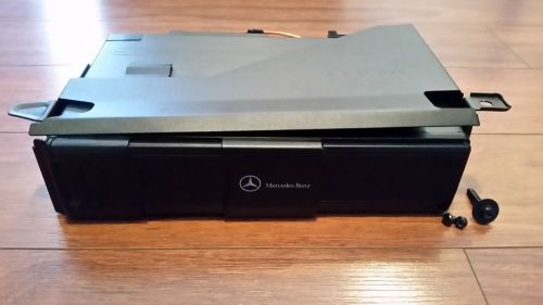 Genuine mercedes 6 cd changer + bracket