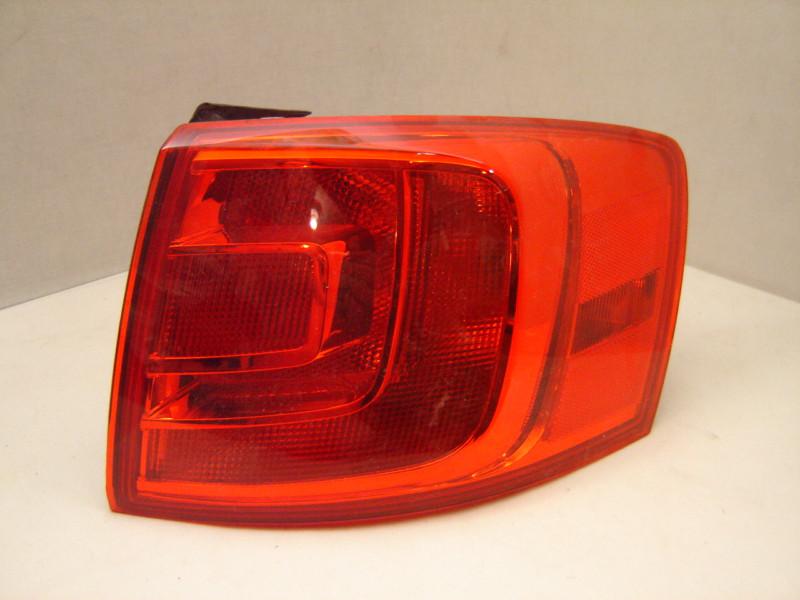 Purchase VOLKSWAGEN JETTA Right Tail Light 11 12 13 OEM in Laval