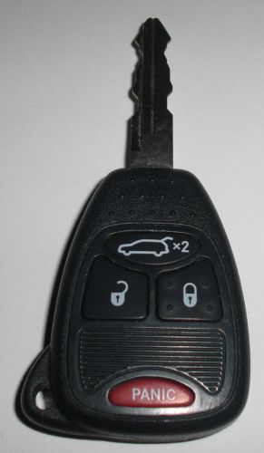 Chrysler key / keyless entry remote / 4 button key fob / fcc: oht692427aa