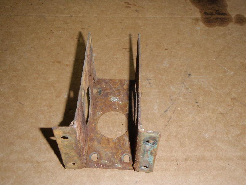 Mga brake clutch master cylinder mount brkt