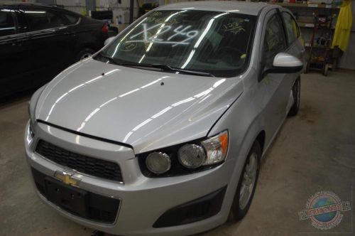 Front spindle / knuckle for sonic 1745559 12 13 14 15 right front with hub