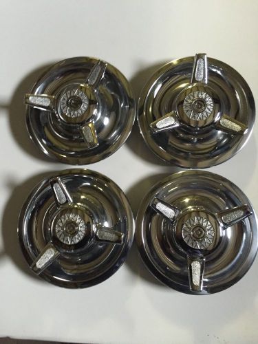 Corvette/camaro center caps