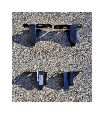 64 1/2 - &#039;66 ford mustang parts - inner trunk brackets
