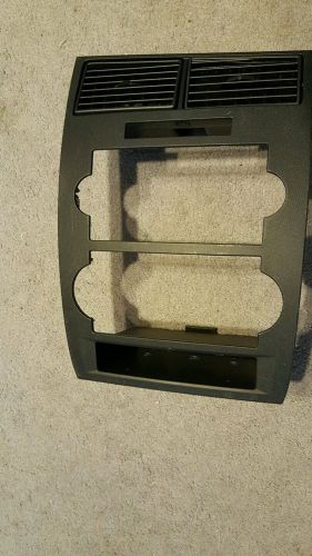 Oem 05 06 07 dodge charger magnum radio center surround control panel trim bezel