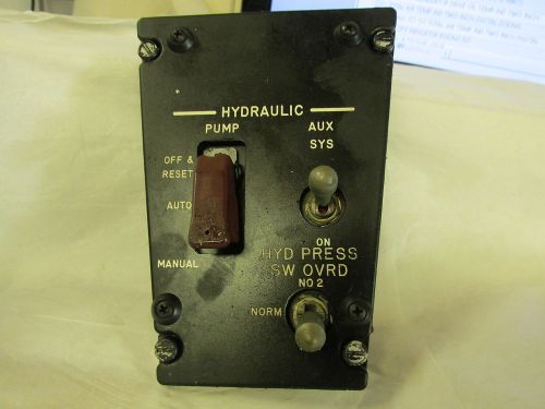 Z258 us military t 39 hyd pump and pressure panel