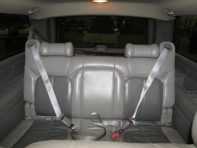 2001 gmc yukon denali xl 1500 rear seat belt & retractor only 3rd row right gray