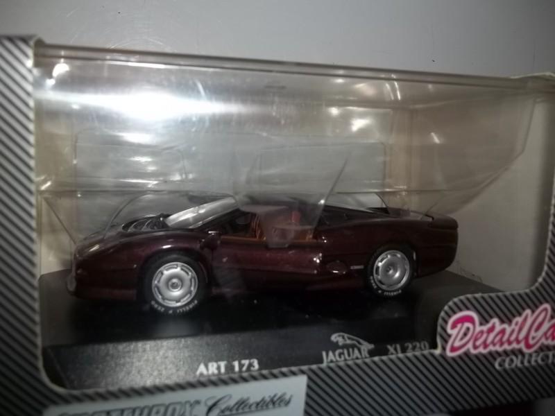 1990 - 1992 jaguar xj220 diecast 1/43 scale matchbox collectibles