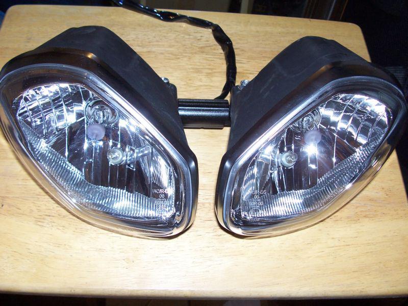 Triumph street triple 675 genuine t2701952 headlight assembly