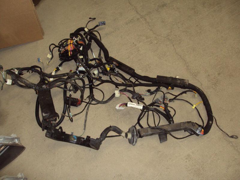  2004 gto 5.7l ls1 with 6-speed engine bay pedal ecu dash harness w fuse box oem