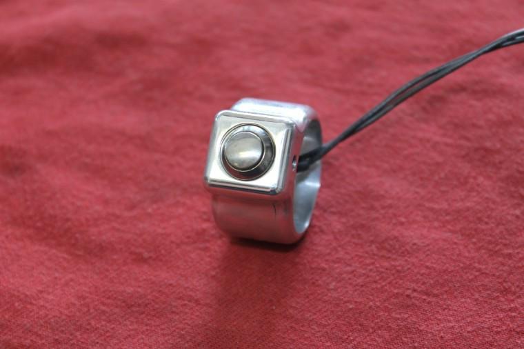 Polished 1-button switch fits 1" handlebar mounts left or right includes switch