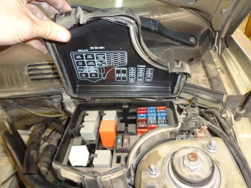 Purchase 96 SAAB 900 FUSE BOX 850853 in Ames, Iowa, US, for US $57.60