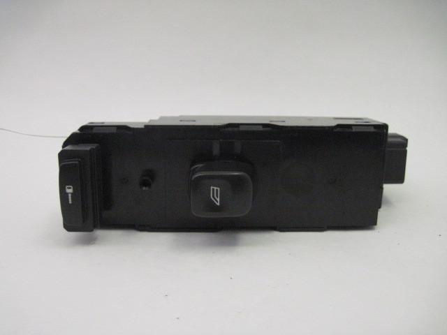 WINDOW SWITCH Volvo V70 2004 04 37605, US $34.99, image 3