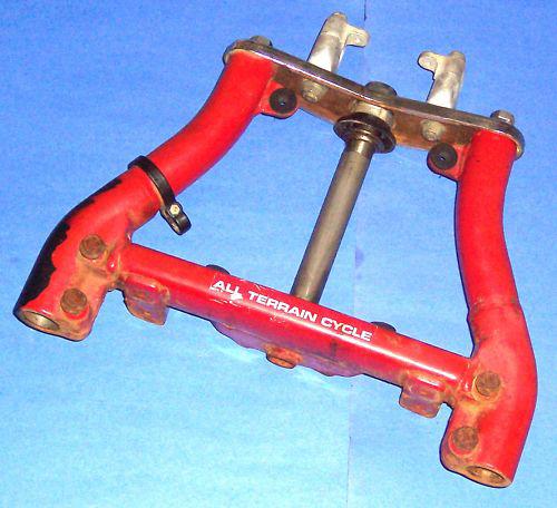 1984 honda 200s triple tree clamp straight good color & hardware clean races!
