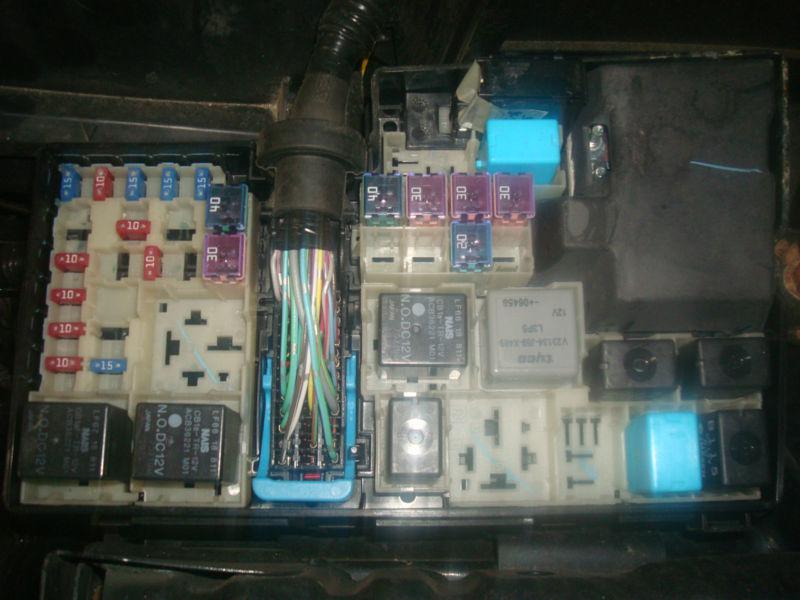 2007 mazda 3 hatchback engine fuse box (2.3 liter)