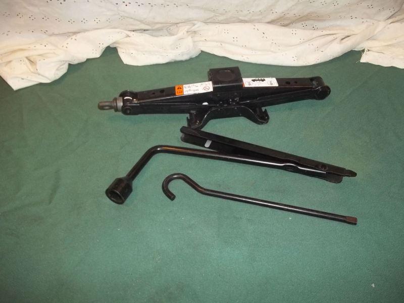 Purchase 2010 Chevy Equinox JACK & TOOL KIT also fits..2004 CADILLAC