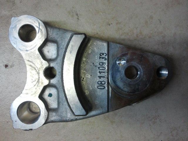 06-11 honda civic 1.8l oem front right top bracket of engine mount