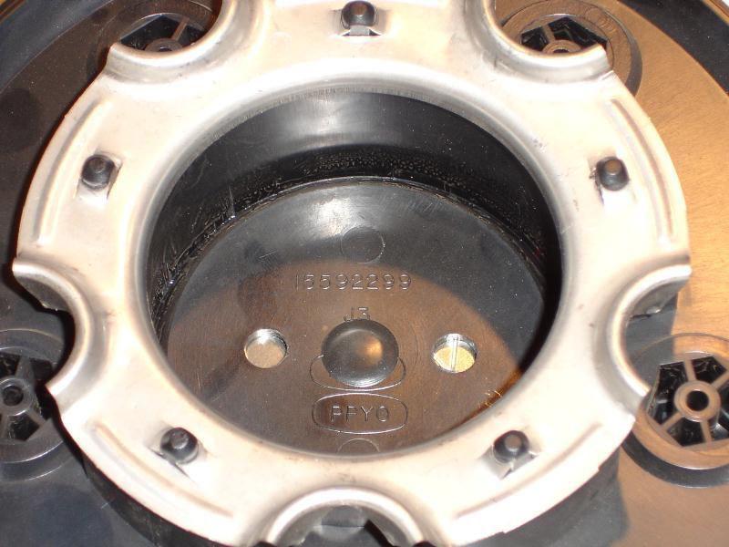 Chevy s10 blazer jimmy sonoma center cap hub cap 15592299