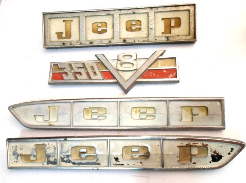 Jeep wagoneer gladiator cherokiee j truck  vintage fender metal 350 v8 emblem