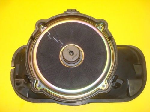 01 02 03 04 05 mercedes c-class w203 bose sub woofer speaker oem a2038202102