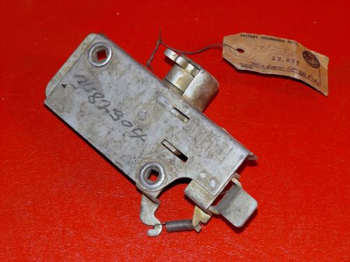 Nos 1963 1964 amc rambler classic ambassador wagon tailgate lock latch 3482304