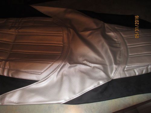 Black vinyl silver carbon fiber yamaha deluxe and cruiser seat cover blacktip