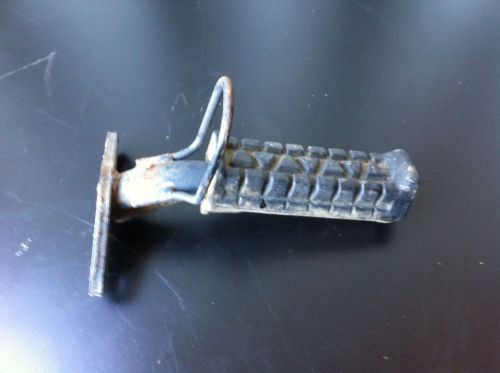 2005 yamaha raptor 80 factory right foot peg footpeg (foot brake side)