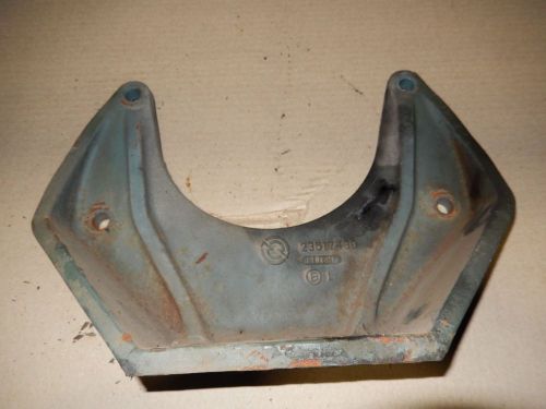 Detroit diesel 14l front engine mount.  23517430