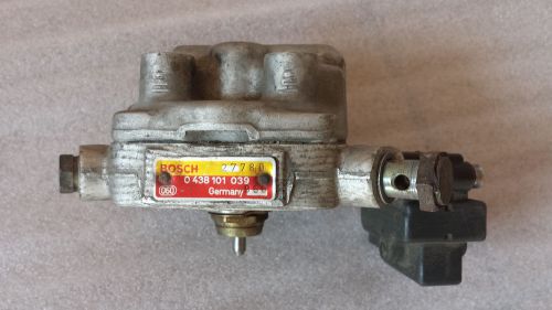 Vw fuel distributor golf / jetta / passat  bosch 0 438 101 039 / 0438101039