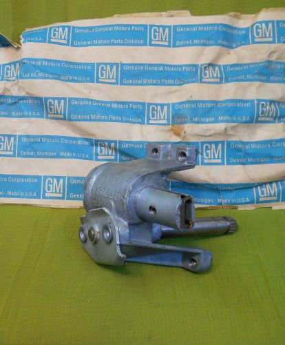 Nos 65 66 67 68 chevy pontiac olds window crank left front vent wing impala pass