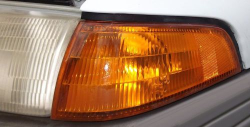 1992 ford escort front drivers side turn signal cover outer headlight assembly