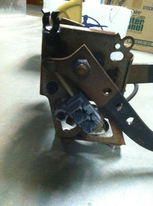 Buy 94 95 MUSTANG GT 5 SPEED PEDAL ASSEMBLY CLUTCH T5 302 5.0 in