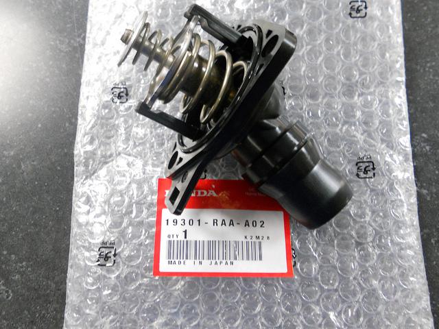 03-11 genuine honda element 03-07 accord 4cyl thermostat assy 19301-raa-a02