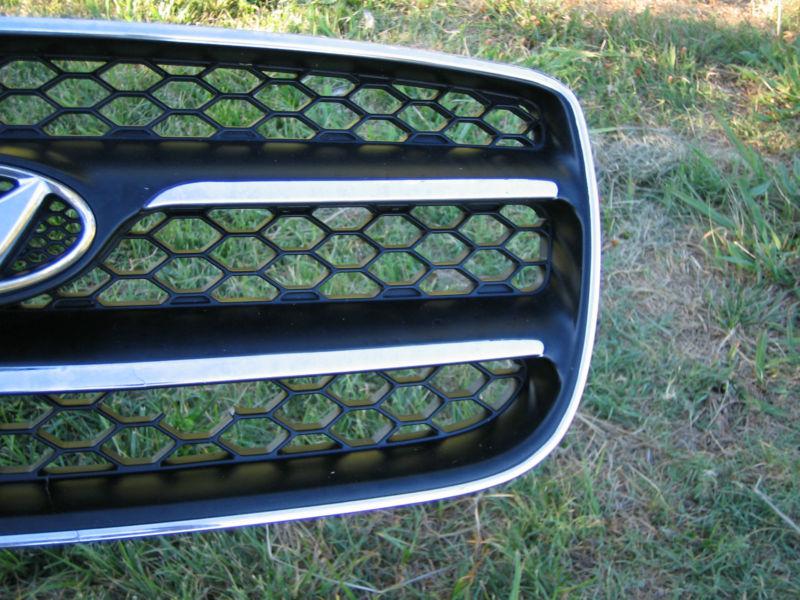 07 08 09 Hyundai Santa Fe Front Bumper Upper Grille Grill OEM, US $55.00, image 2