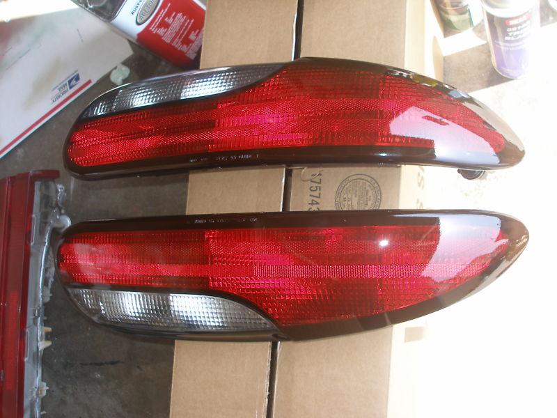 Buy 9397 CAMARO Z28 SS V6 DS PS TAIL LIGHT PAIR SET OEM 99 00 01 02 in Inglewood, California