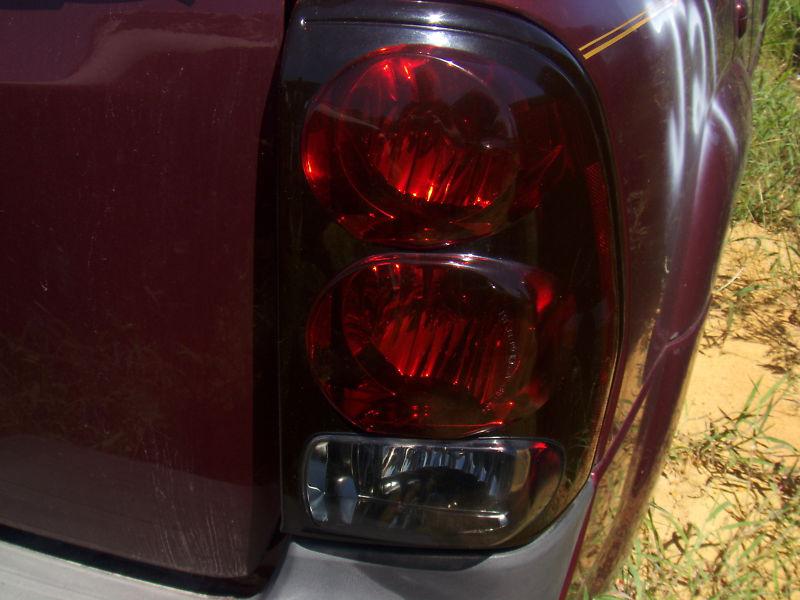 2002 to 2009 chevy trailblazer right/passenger side rear tail light/lamp oem