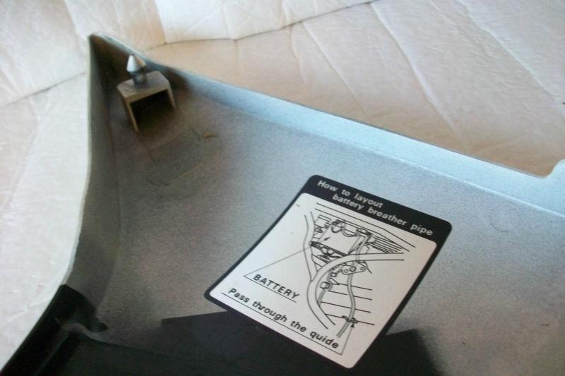 NOS 1984 Yamaha RZ-350 New Original 'Silky White ' ( RED ) Right Side Cover, US $249.99, image 4